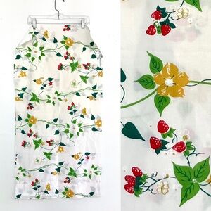 Vintage 70’s strawberry floral pillowcase